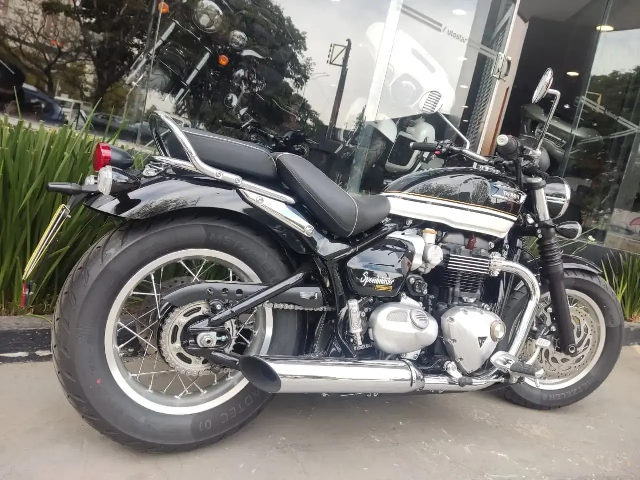 galeria Bonneville Speedmaster