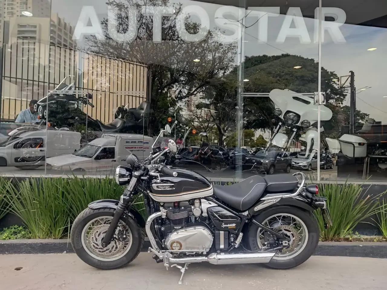 galeria Bonneville Speedmaster