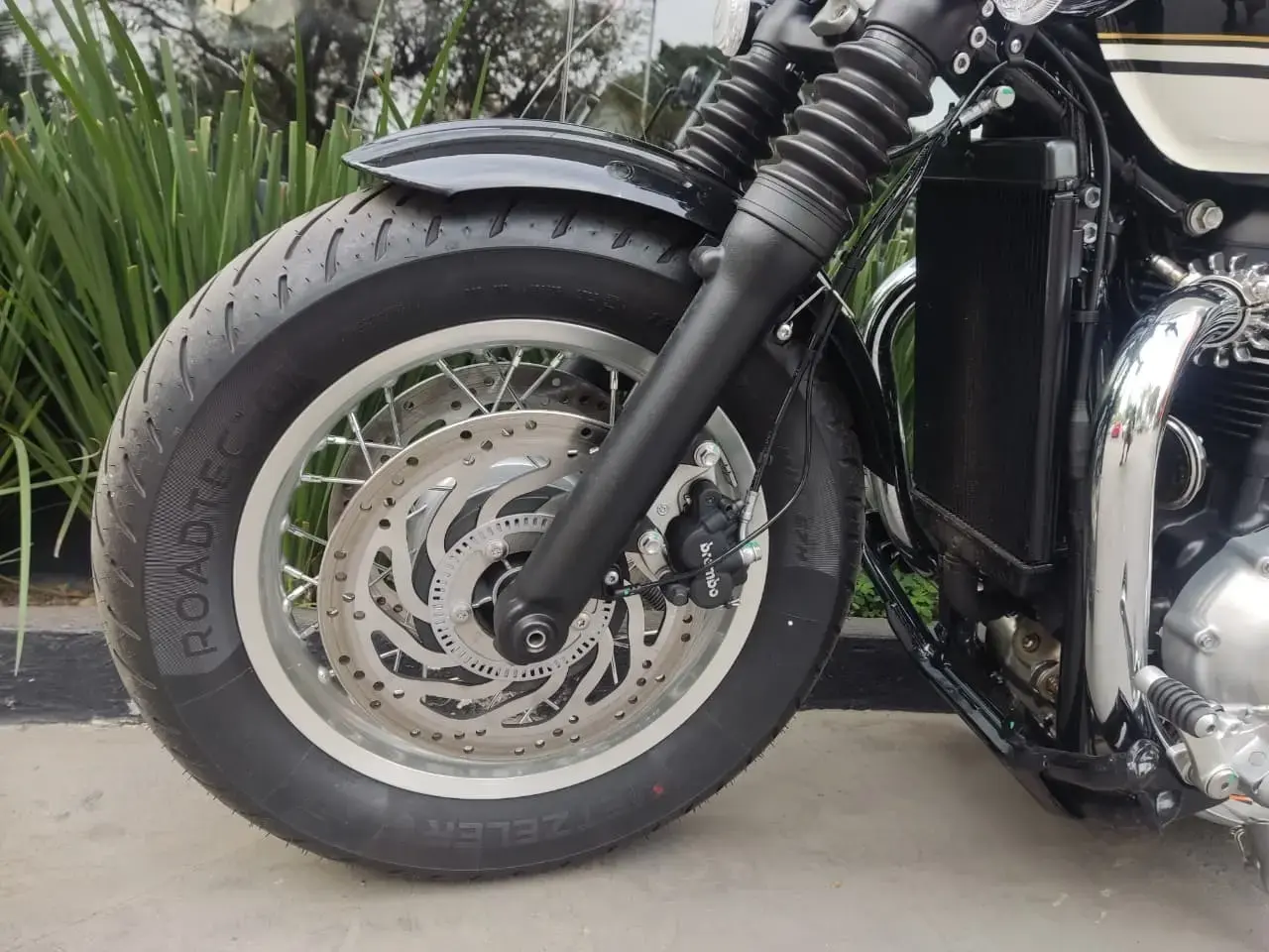 galeria Bonneville Speedmaster