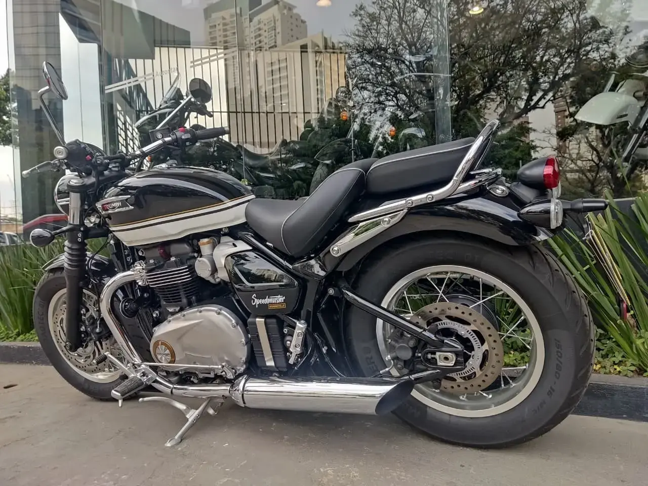 galeria Bonneville Speedmaster