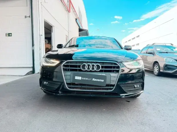 Audi A4 1.8 TFSI AMBIENTE AVANT GASOLINA 4P MULTITRONIC