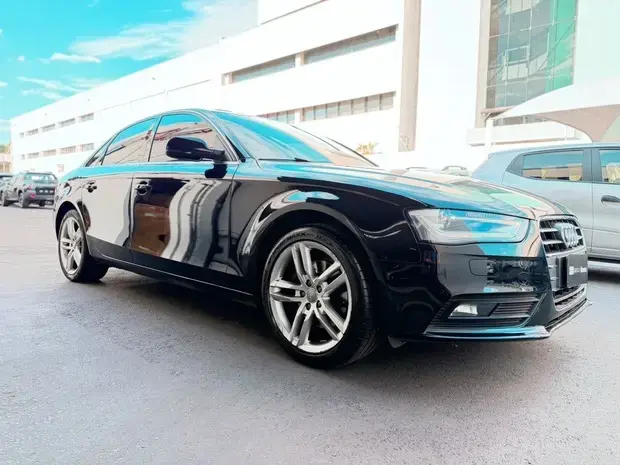 Audi A4 1.8 TFSI AMBIENTE AVANT GASOLINA 4P MULTITRONIC