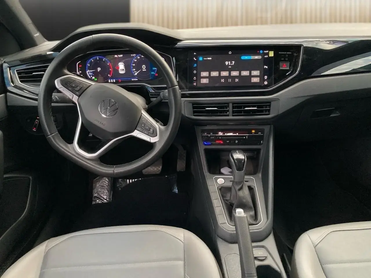 galeria Nivus Highline 1.0 200 TSI Flex Aut.