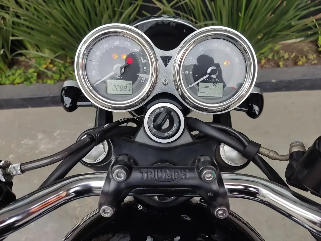 galeria Bonneville T120