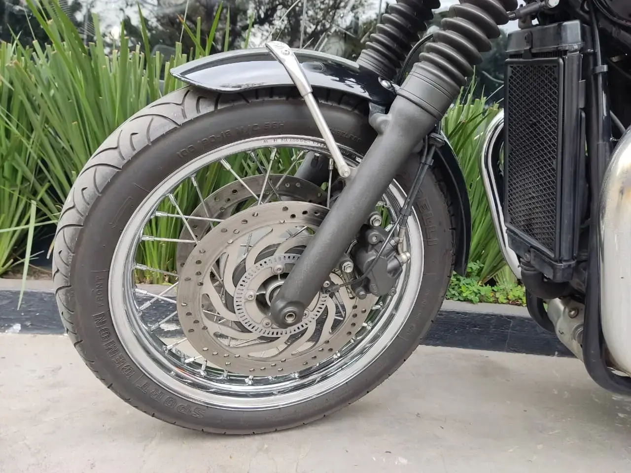 galeria Bonneville T120