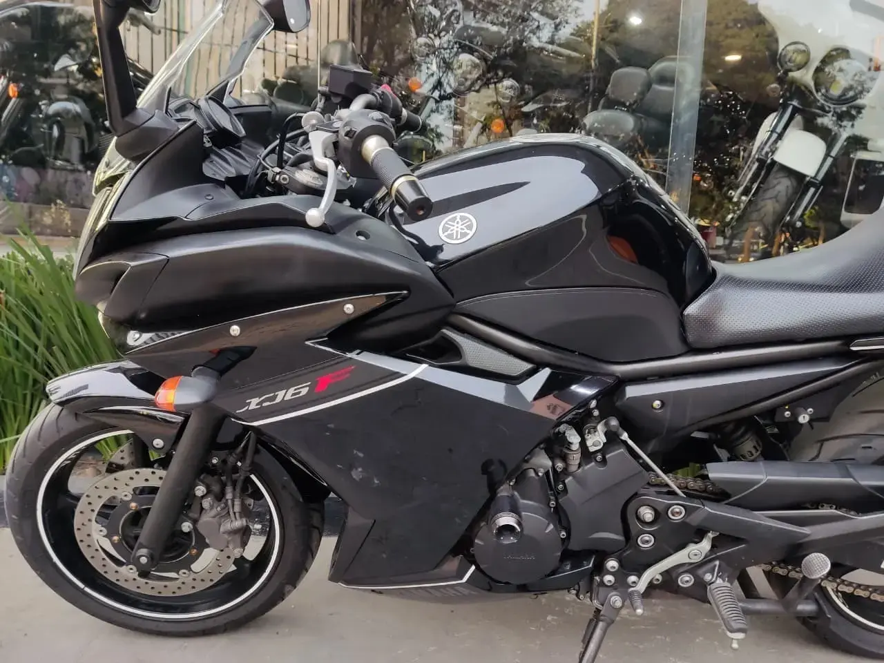 galeria Xj6 F