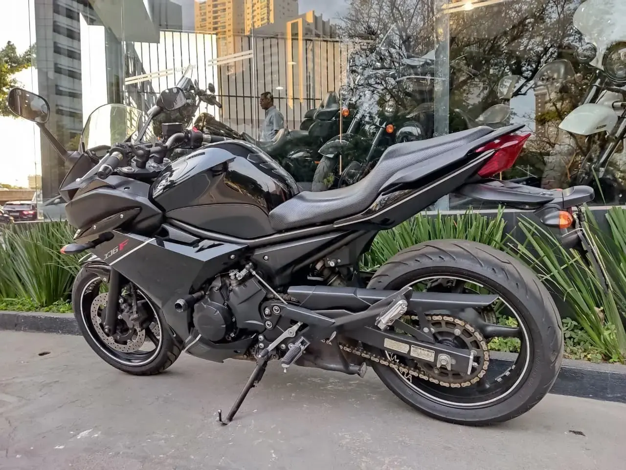 galeria Xj6 F