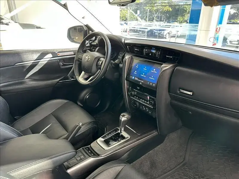 galeria HILUX SW4