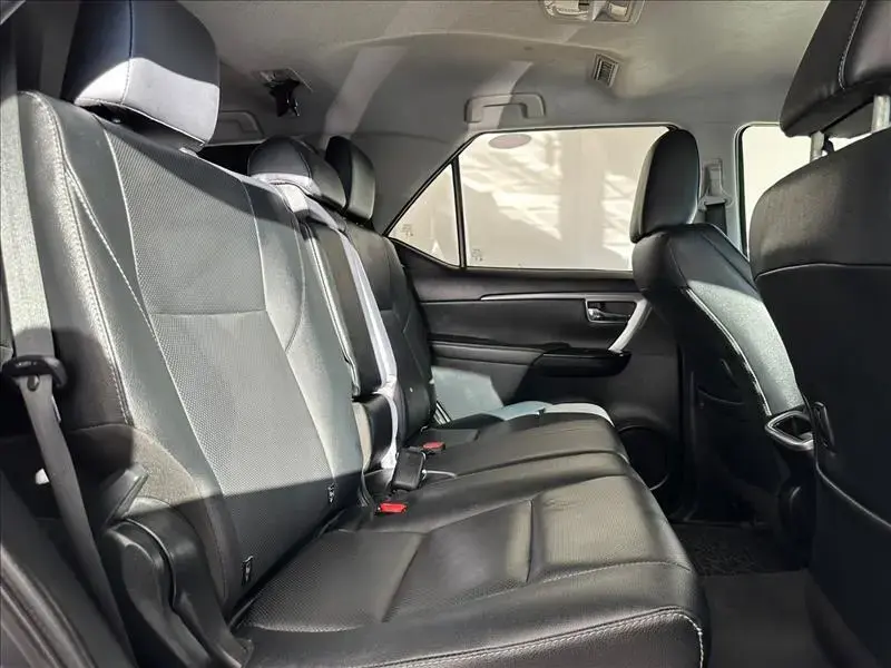 galeria HILUX SW4