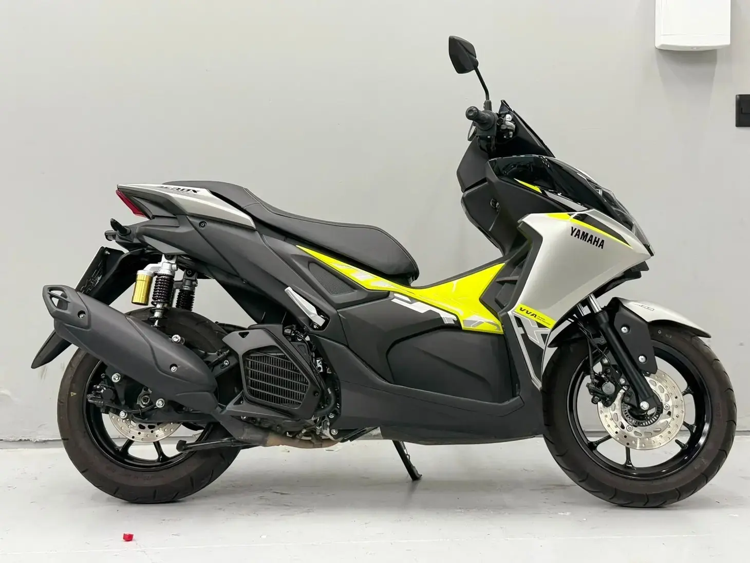 galeria AEROX CONNECTED ABS