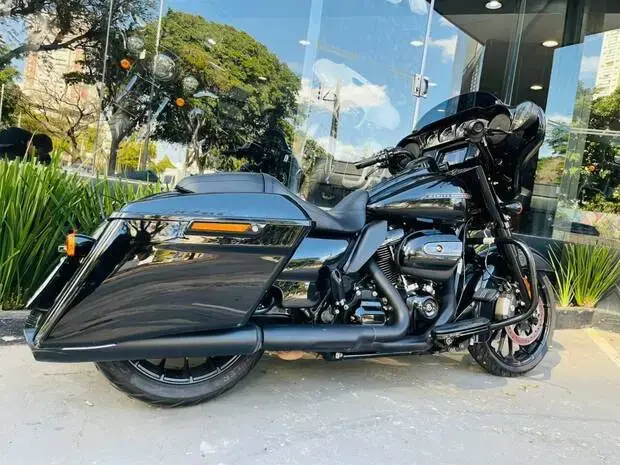 Harley Davidson Street Glide SPECIAL FLHXS