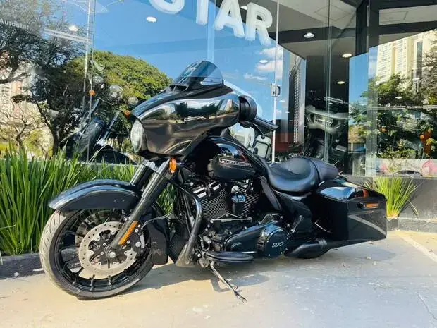 Harley Davidson Street Glide SPECIAL FLHXS