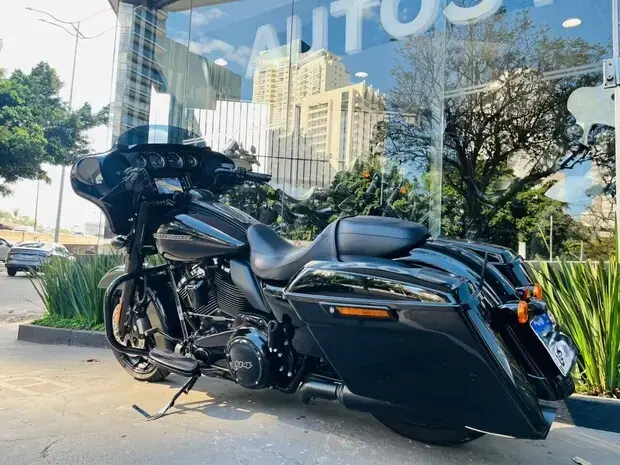 Harley Davidson Street Glide SPECIAL FLHXS