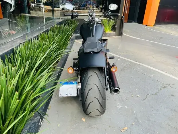 Harley Davidson Breakout FXBR