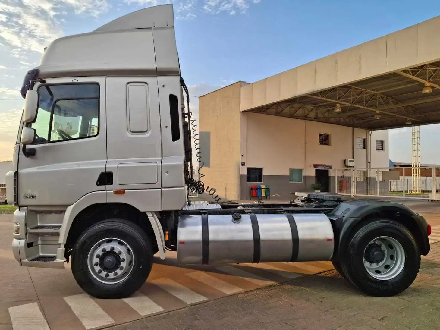 galeria DAF CF85 FT 410A 2016/2016 4x2