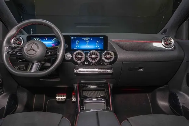 Mercedes Benz GLA 200 1.3 MHEV AMG LINE 7G-DCT