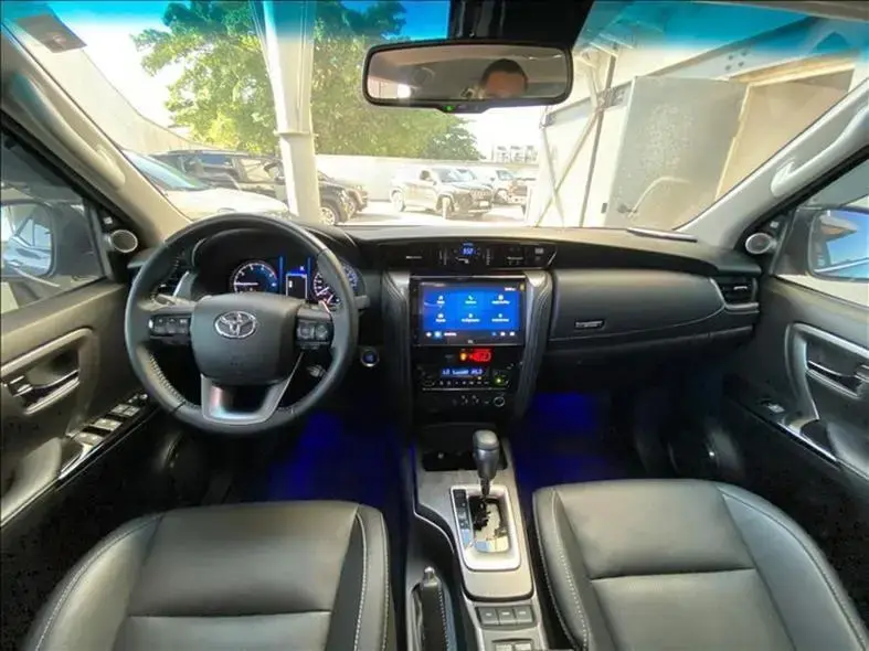 galeria HILUX SW4