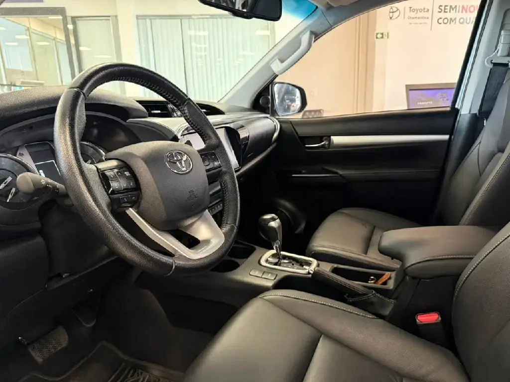 galeria HILUX