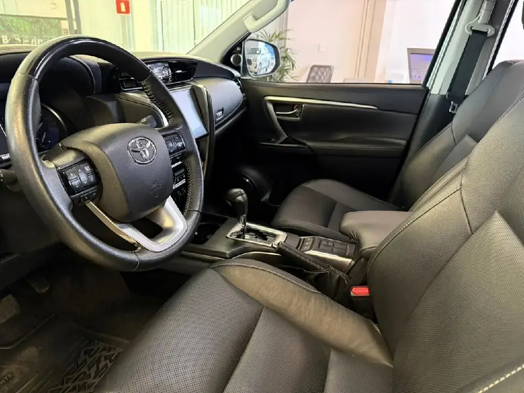 galeria HILUX SW4