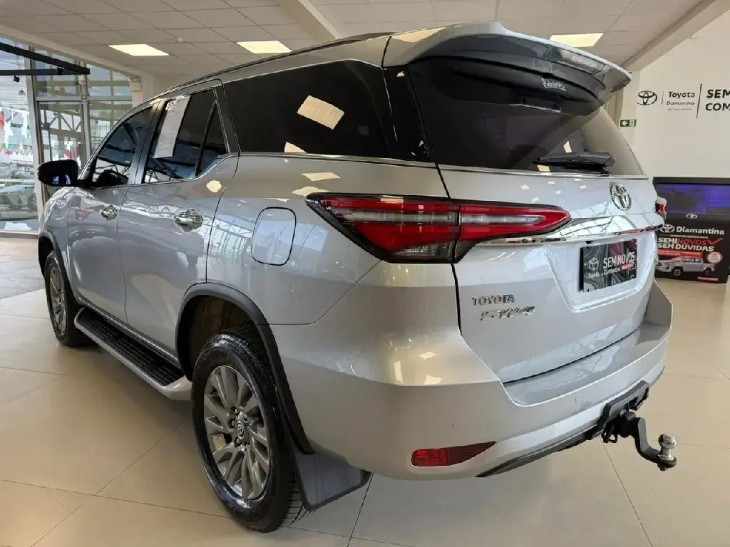 galeria HILUX SW4