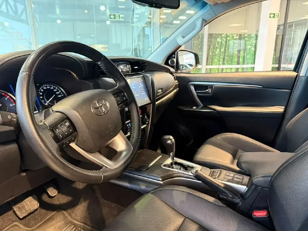 galeria HILUX SW4