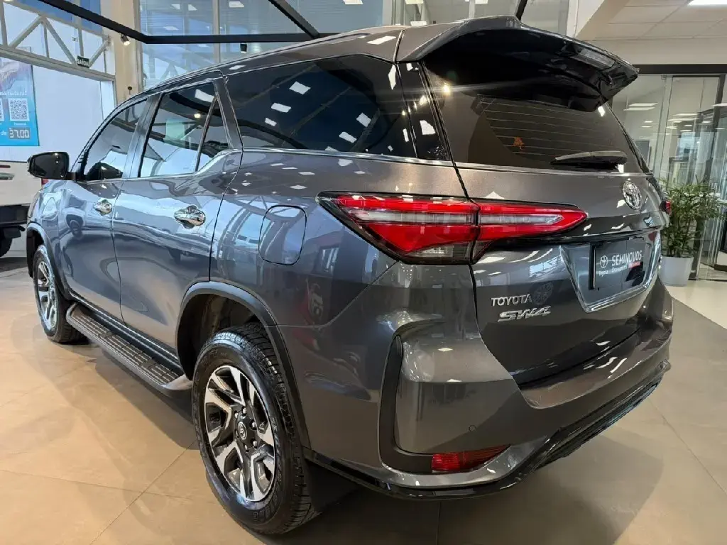 galeria HILUX SW4