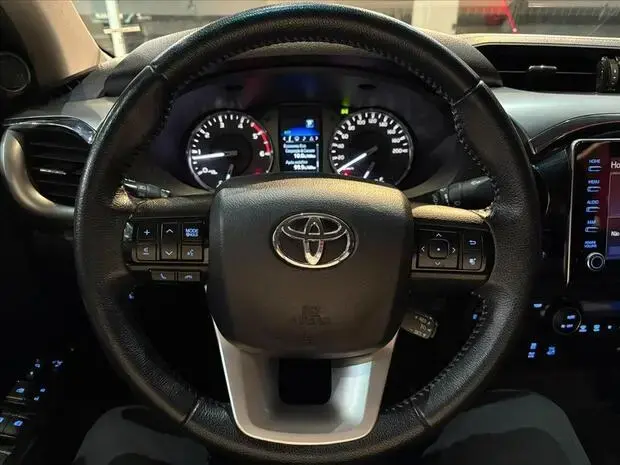 Toyota HILUX 2.8 D-4D TURBO DIESEL CD SRV 4X4 AUTOMÁTICO