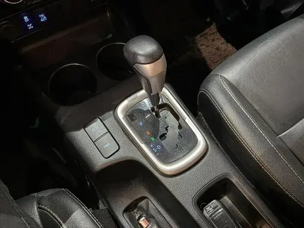 Toyota HILUX 2.8 D-4D TURBO DIESEL CD SRV 4X4 AUTOMÁTICO