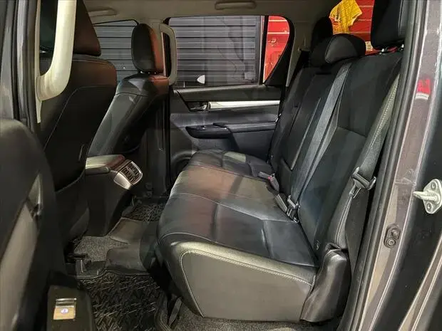 Toyota HILUX 2.8 D-4D TURBO DIESEL CD SRV 4X4 AUTOMÁTICO