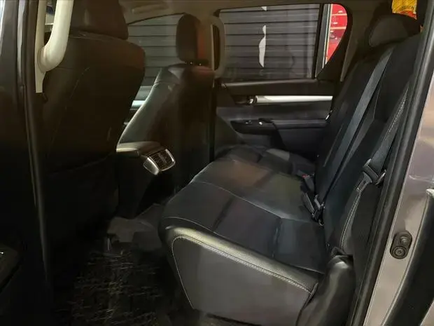 Toyota HILUX 2.8 D-4D TURBO DIESEL CD SRV 4X4 AUTOMÁTICO