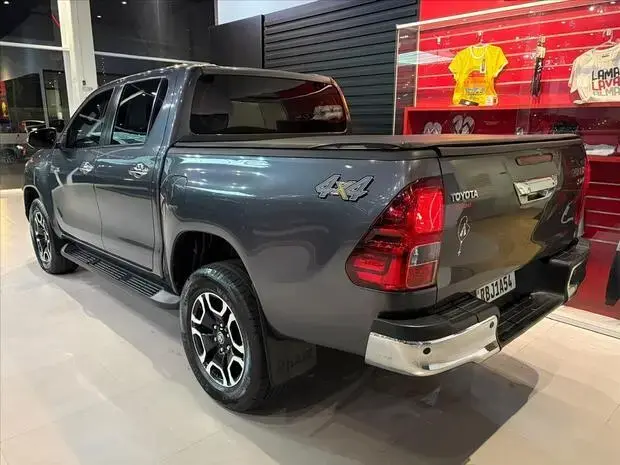 Toyota HILUX 2.8 D-4D TURBO DIESEL CD SRV 4X4 AUTOMÁTICO