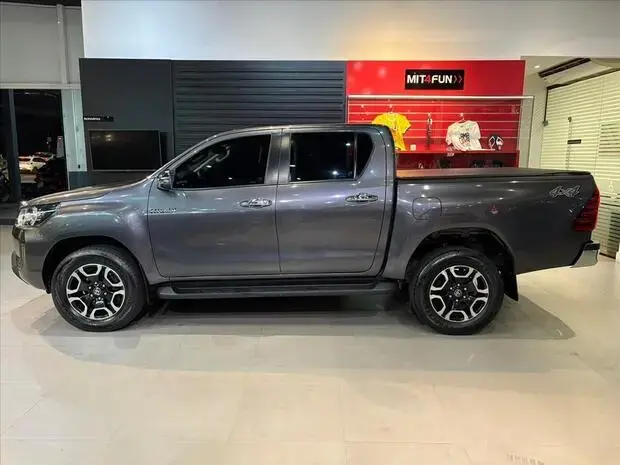 Toyota HILUX 2.8 D-4D TURBO DIESEL CD SRV 4X4 AUTOMÁTICO