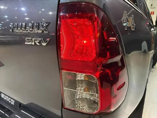 Toyota HILUX 2.8 D-4D TURBO DIESEL CD SRV 4X4 AUTOMÁTICO