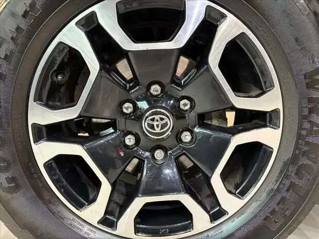Toyota HILUX 2.8 D-4D TURBO DIESEL CD SRV 4X4 AUTOMÁTICO