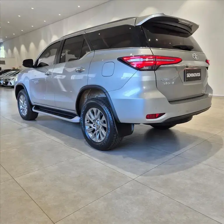 galeria HILUX