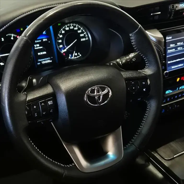 galeria HILUX
