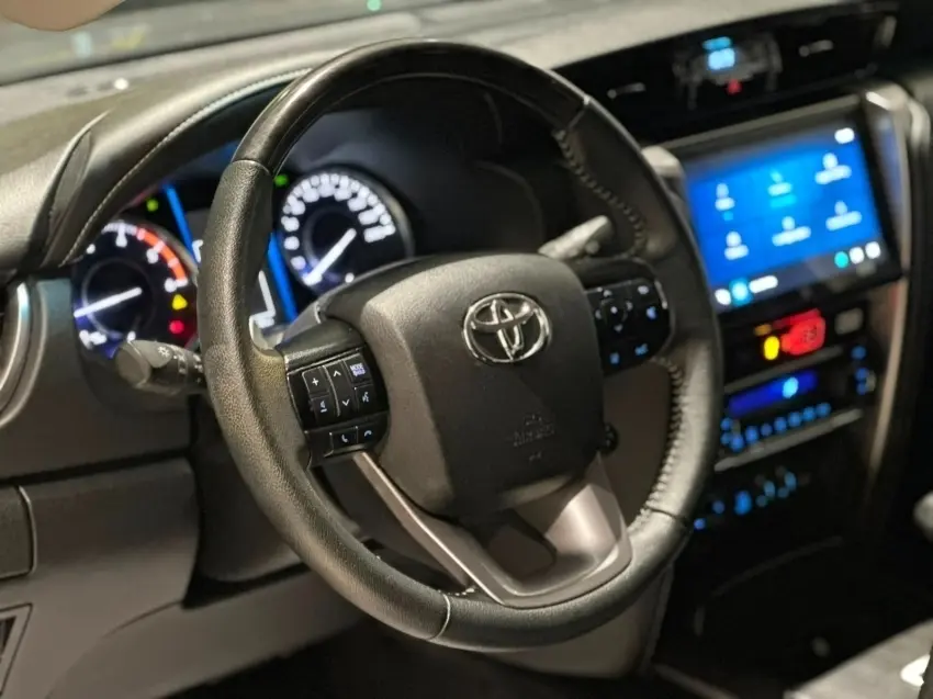 galeria HILUX SW4