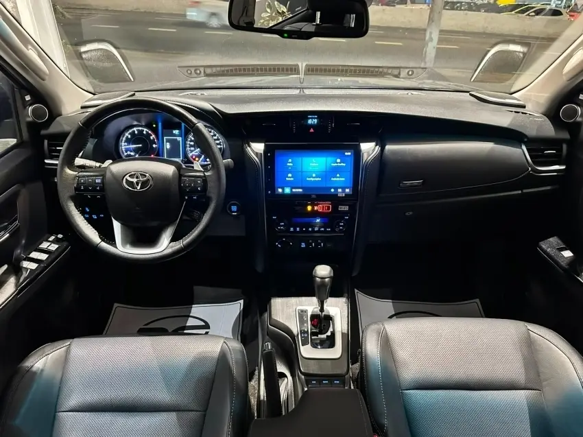 galeria HILUX SW4