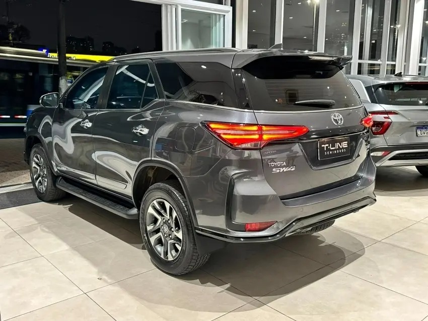 galeria HILUX SW4