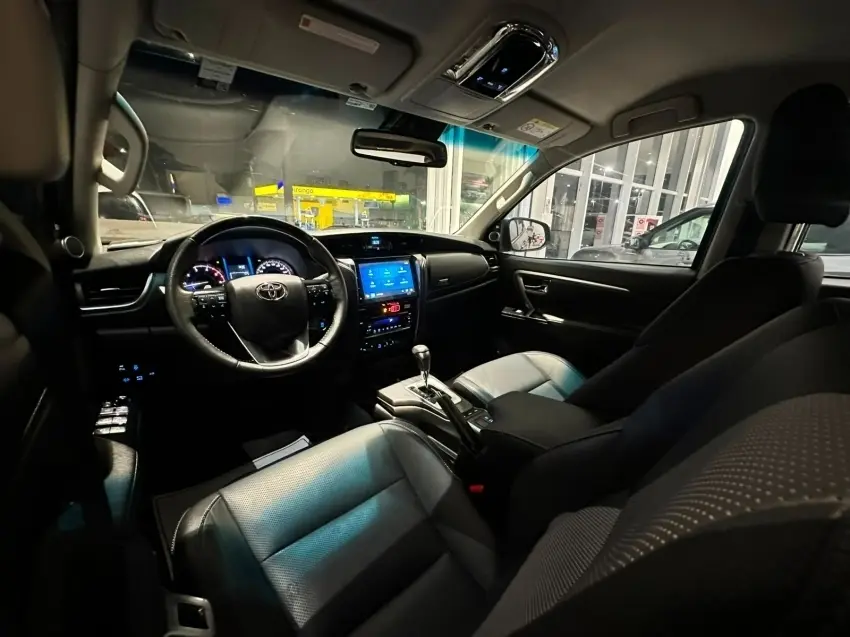 galeria HILUX SW4