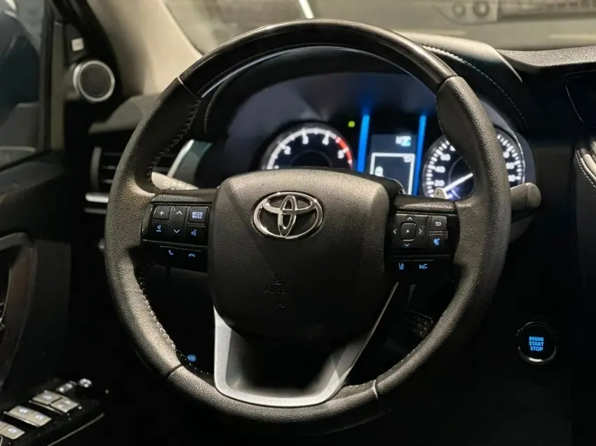 galeria HILUX SW4