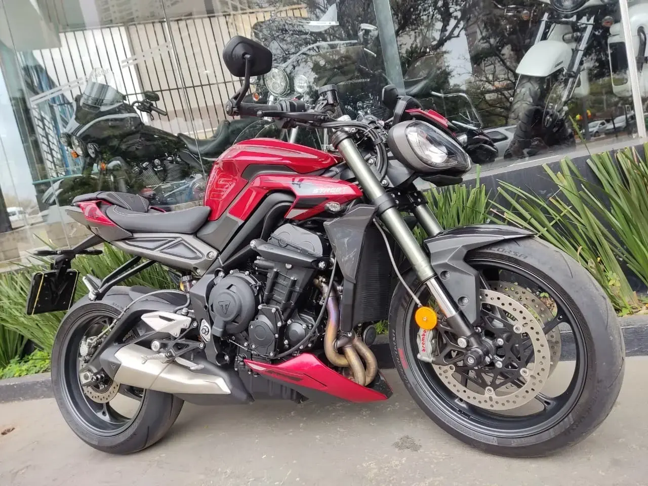 galeria Street Triple 765