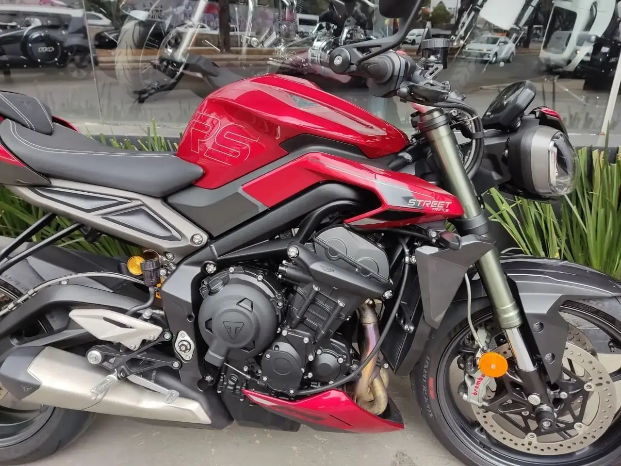 galeria Street Triple 765