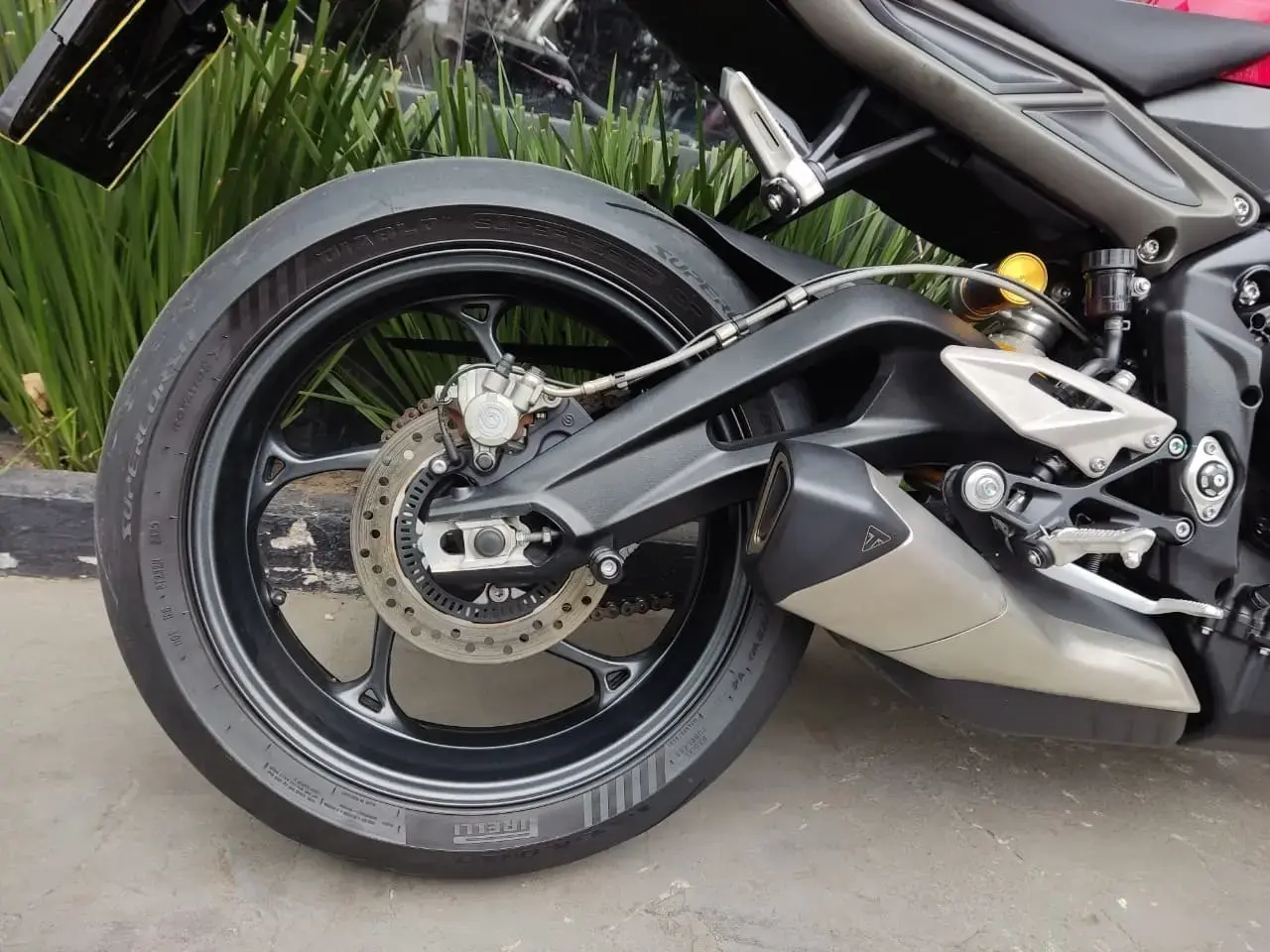 galeria Street Triple 765