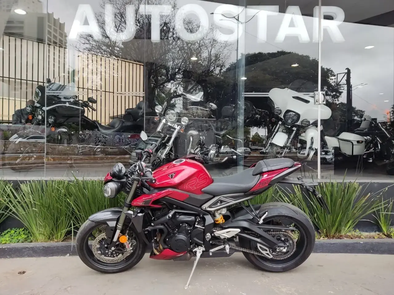 galeria Street Triple 765