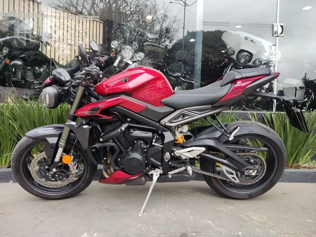 galeria Street Triple 765
