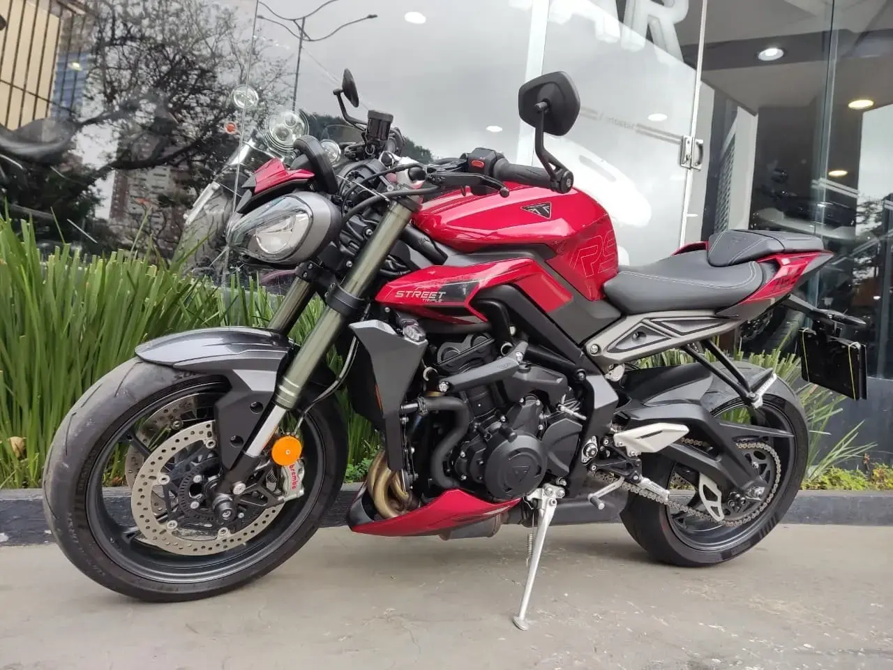 galeria Street Triple 765