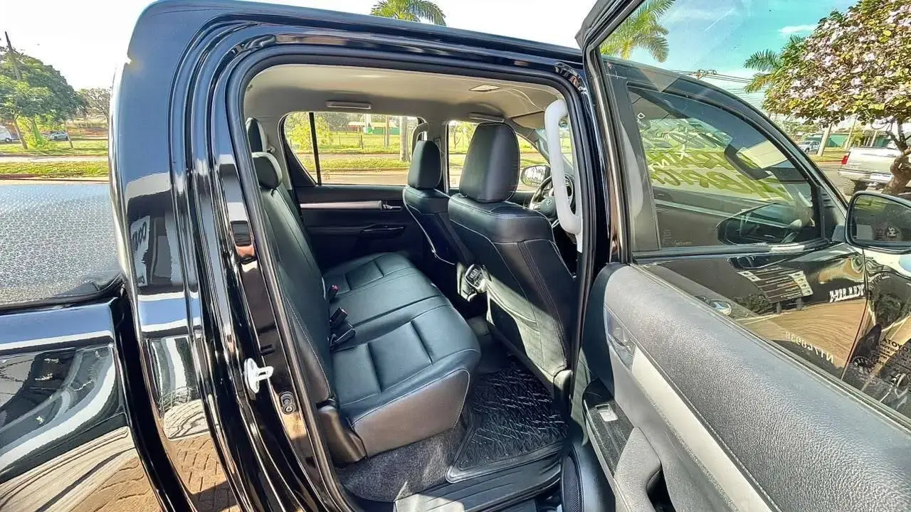 galeria HILUX SRV 4X4 2.8
