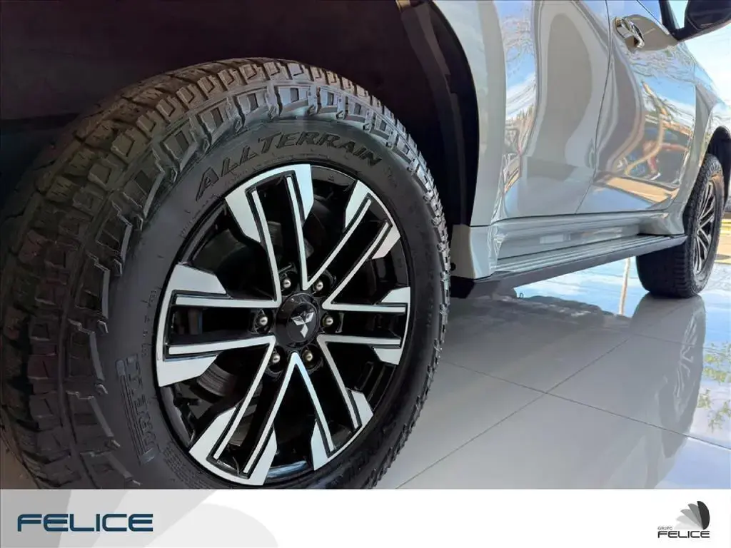 galeria PAJERO SPORT