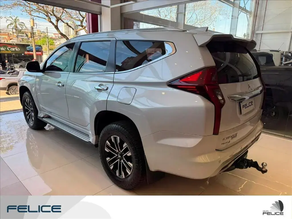 galeria PAJERO SPORT
